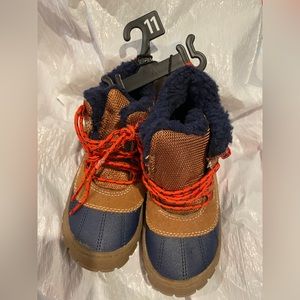 New boys size 11 toddler plush lined boots